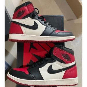 Size 10.5 Jordan 1 Retro OG High Heritage Bred Toe
